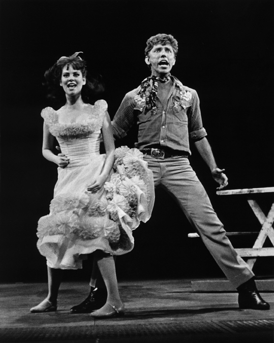 110DEGREESINTHESHADE_cast_phA